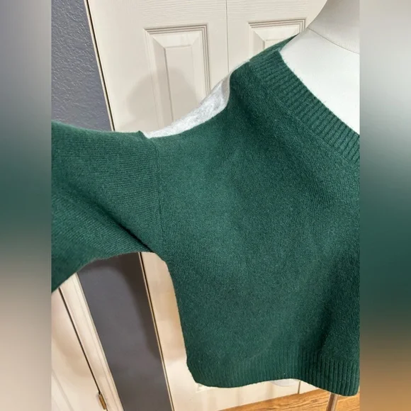 VINCE CAMUTO Forest Green V-Neck Sweater, side vents, boxy boyfriend EUC - Picture 2 of 13